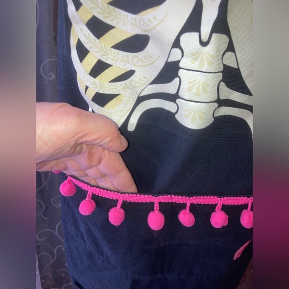 BBQ APRON SKELETON RIBCAGE SUGAR SKULLS FRONT POCKETS SIZE ADJUSTABLE GUC - Picture 9 of 11
